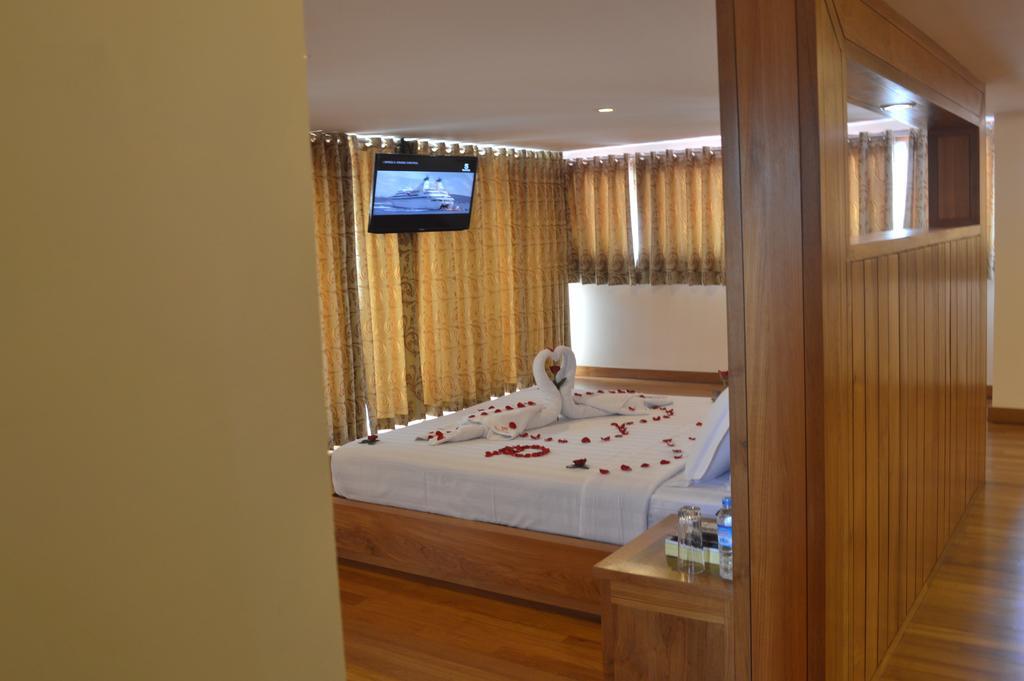 Queen'S Park Hotel Янгон Экстерьер фото