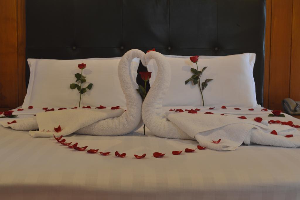 Queen'S Park Hotel Янгон Экстерьер фото