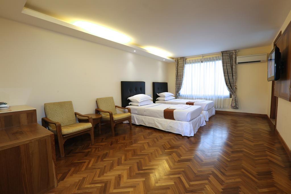 Queen'S Park Hotel Янгон Экстерьер фото