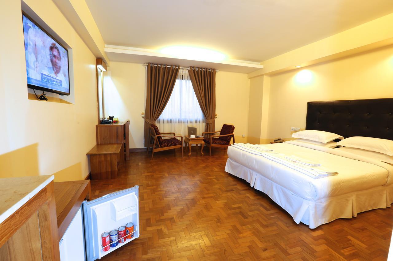 Queen'S Park Hotel Янгон Экстерьер фото