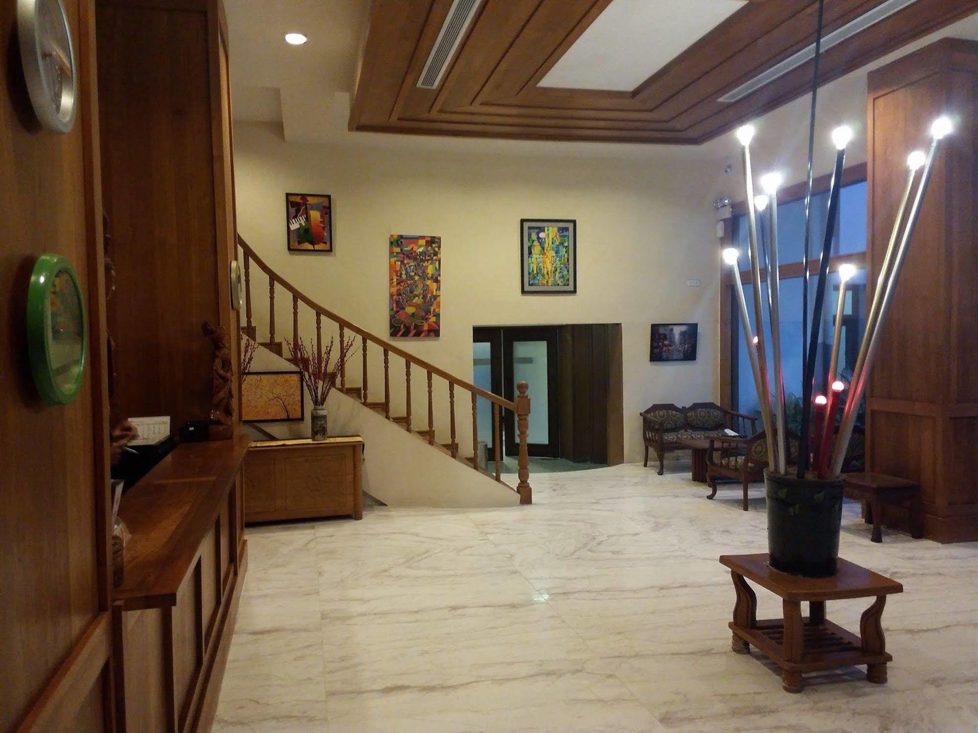 Queen'S Park Hotel Янгон Экстерьер фото