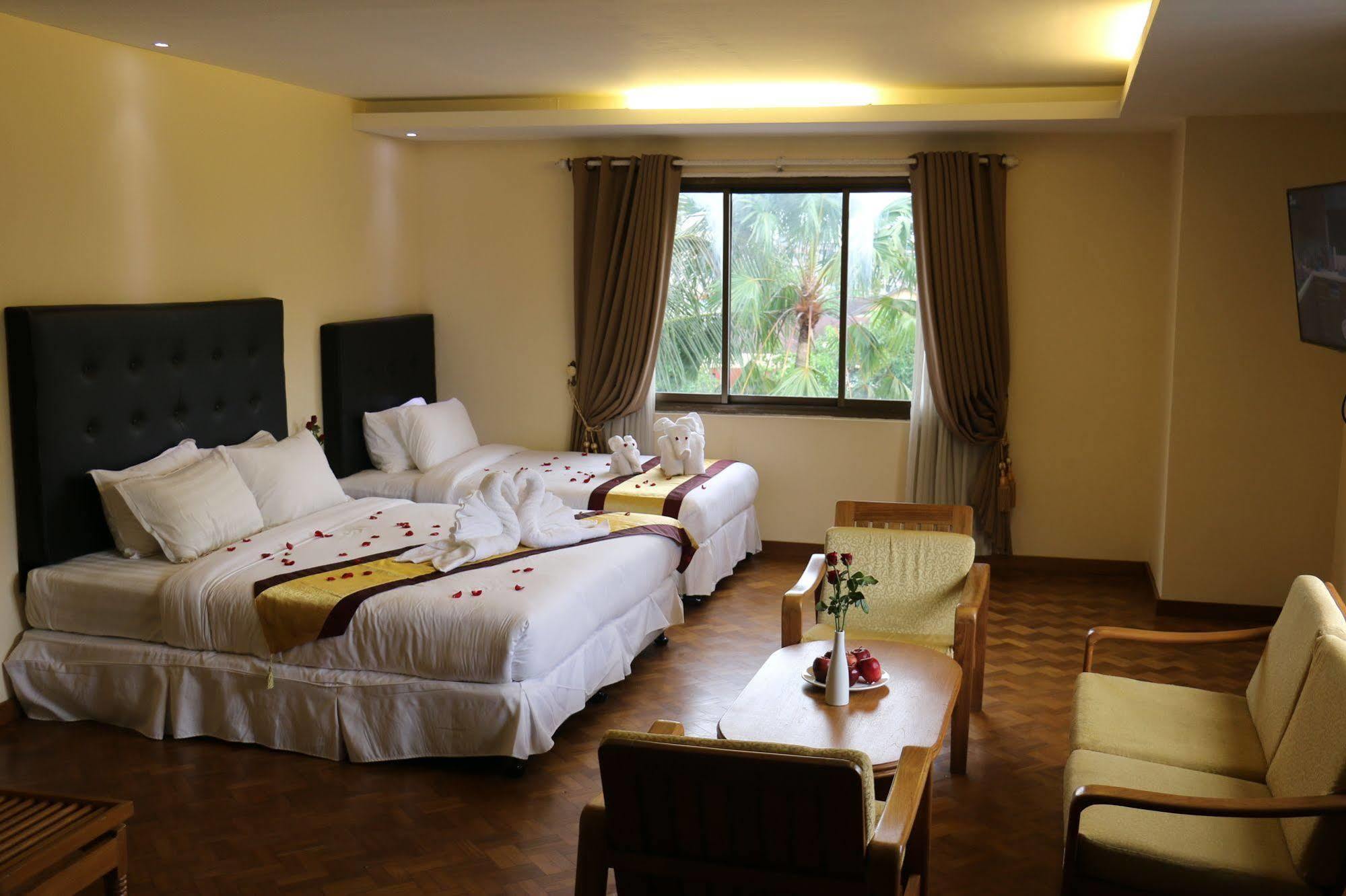 Queen'S Park Hotel Янгон Экстерьер фото