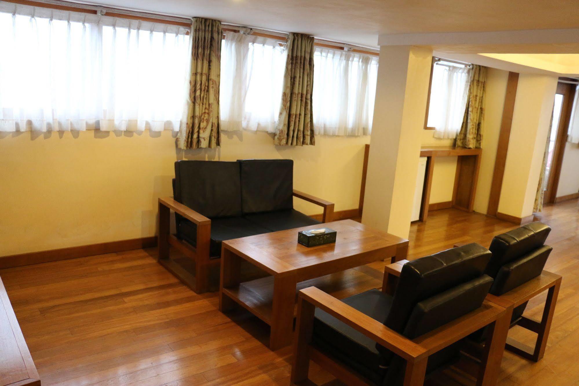 Queen'S Park Hotel Янгон Экстерьер фото