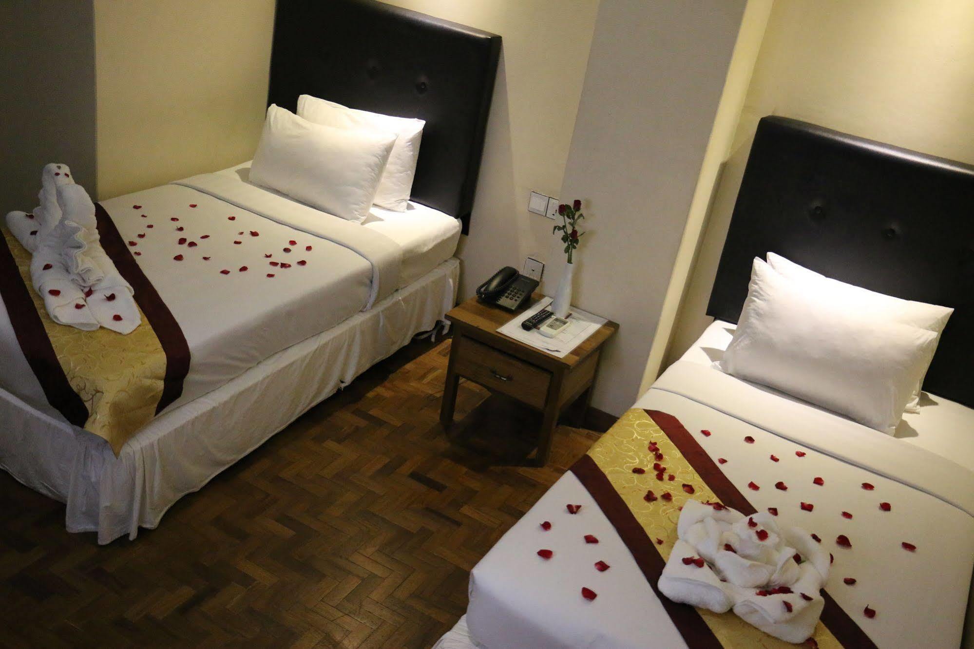 Queen'S Park Hotel Янгон Экстерьер фото