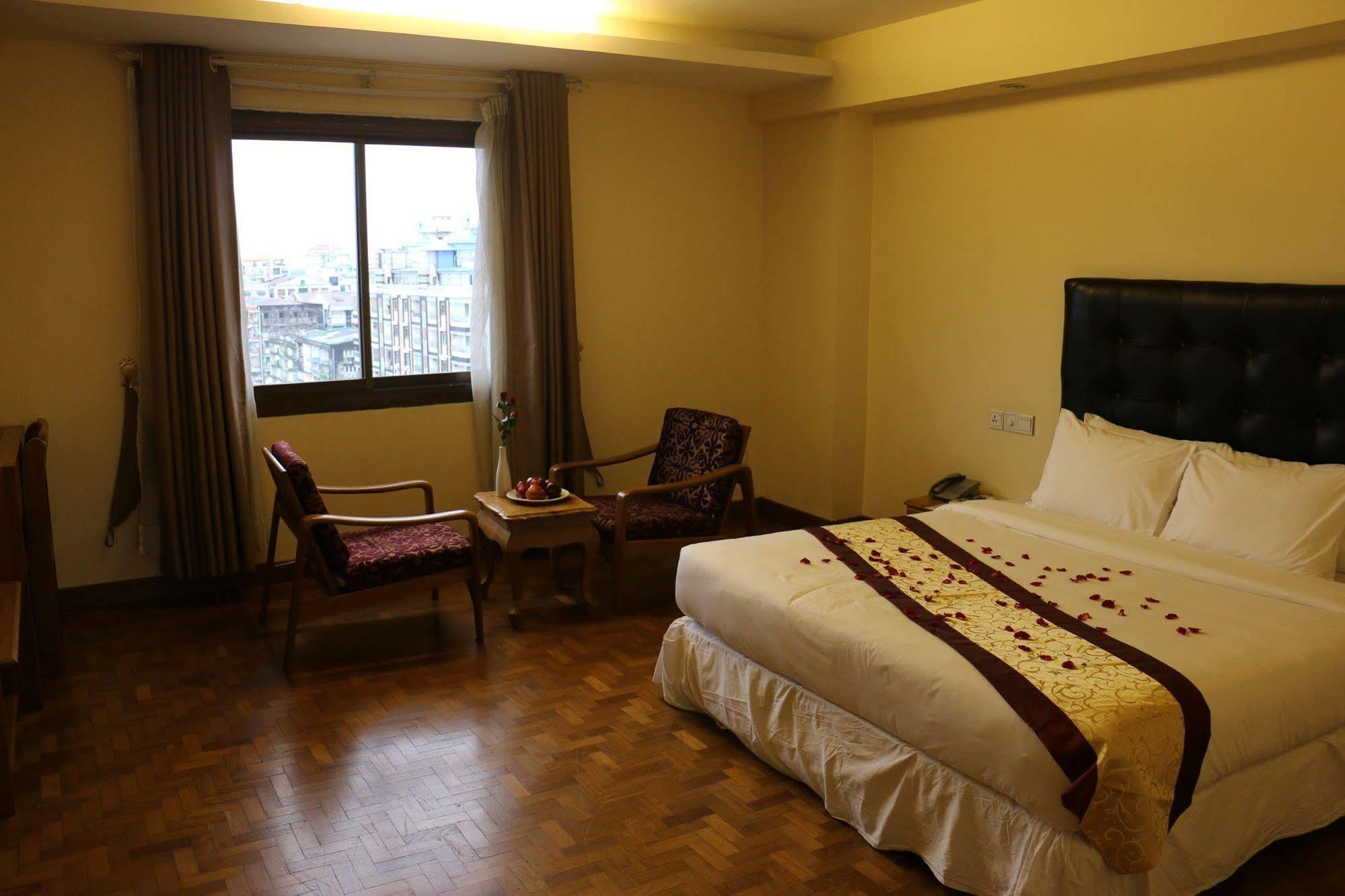Queen'S Park Hotel Янгон Экстерьер фото